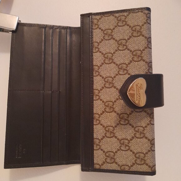 Heart Continental monogram Gucci wallet. - Picture 8 of 12